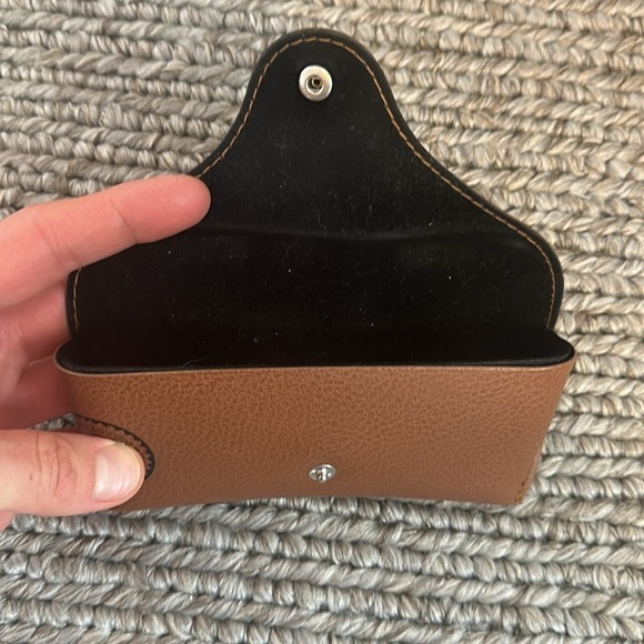 Ray-Ban brand brown leather sunglass case pre-owned great condition beautiful - Picture 5 of 6